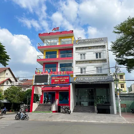 The Moon Hotel 3